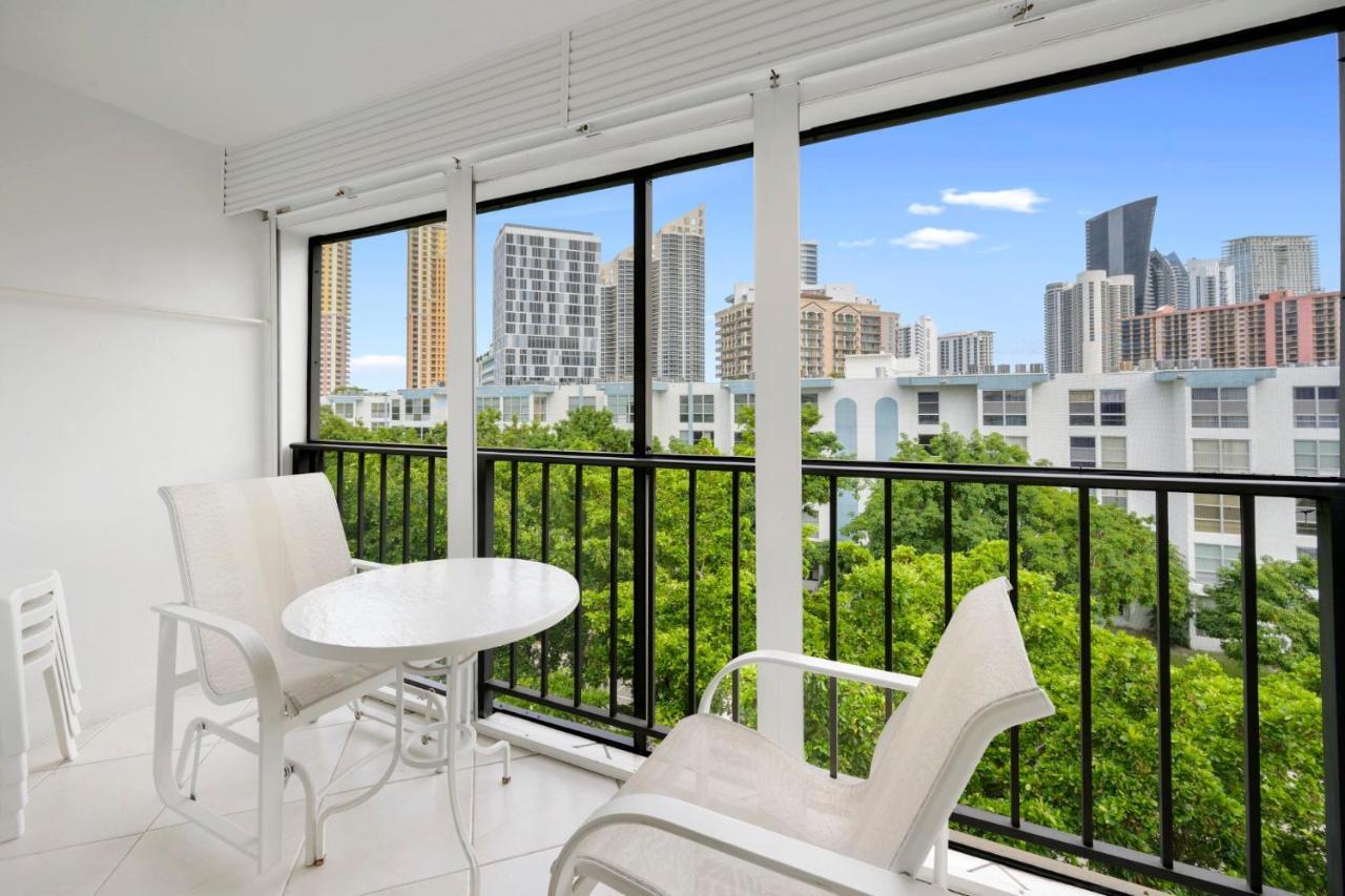 Le Cartier Sunny Isles Ocean Paradise شاطئ سَني إسلِس المظهر الخارجي الصورة